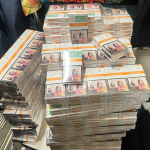 На Волині в купе провідника потяга до Польщі знайшли партію контрабандних сигарет