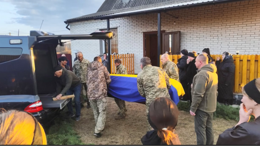 Вважався зниклим безвісти цілих два роки: на Волині поховали Героя Василя Теребейчика