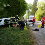 У Луцькому районі в ДТП постраждало 4 людини: одного пасажира деблокували рятувальники. Фото