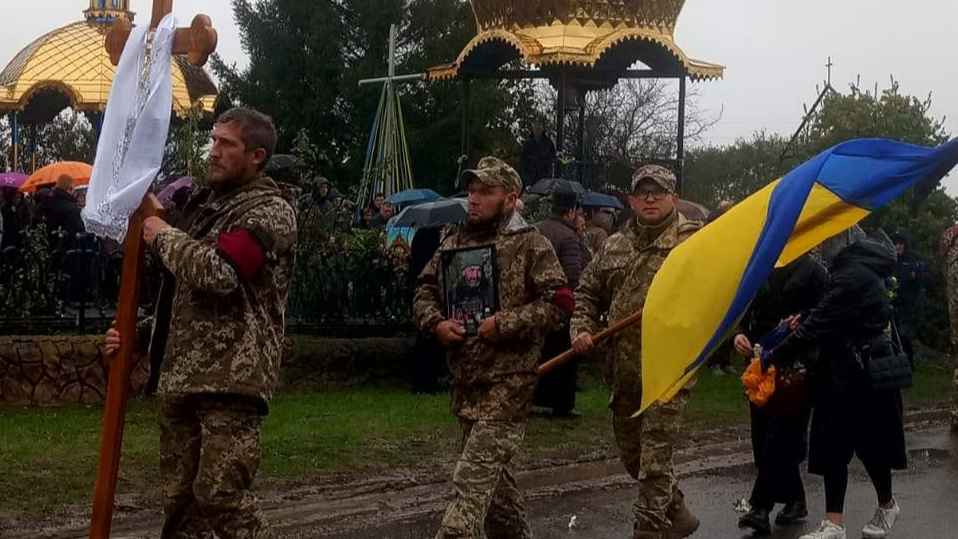 Поліг у боях за Україну: на Волині попрощалися з Героєм Петром Грисюком