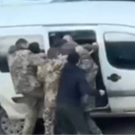 Побиття захисника Маріуполя Романа Покидька