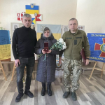 Назавжди 33 роки: матері Героя з Волині вручили його посмертну відзнаку