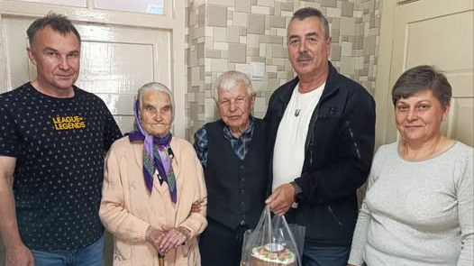90 років - ціла життєва історія: на Волині привітали ювіляра