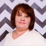 «Гачок завжди зі мною»: історія майстрині-переселенки з Луганщини, яка перевезла своє натхнення на Волинь