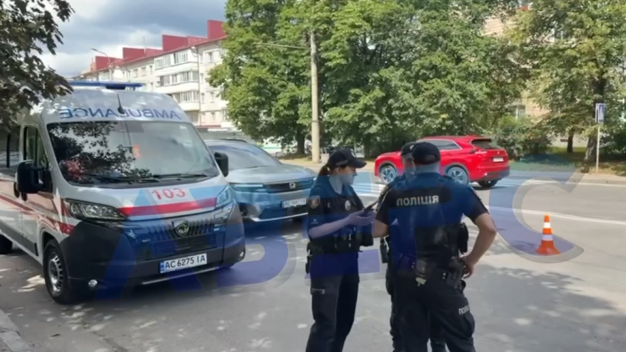 У Луцьку на Рівненській автівка збила дівчину
