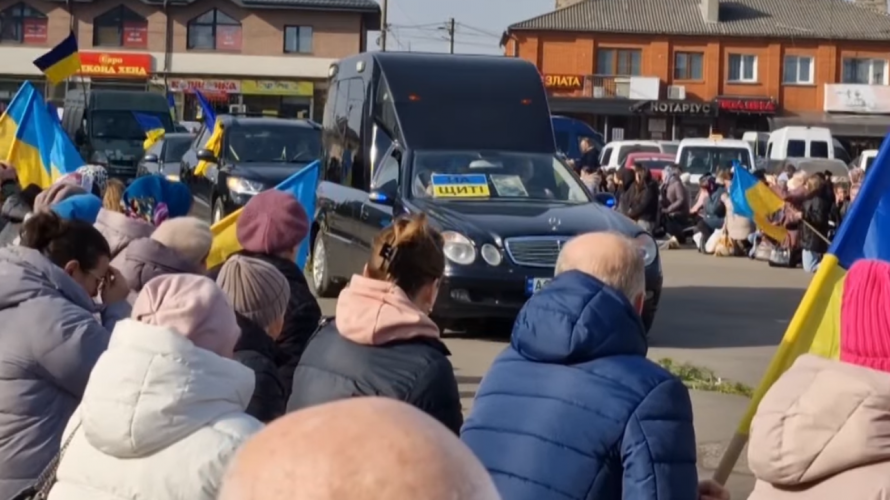 На Волинь «на щиті» до рідного дому повернувся молодий Герой Валентин Карпік