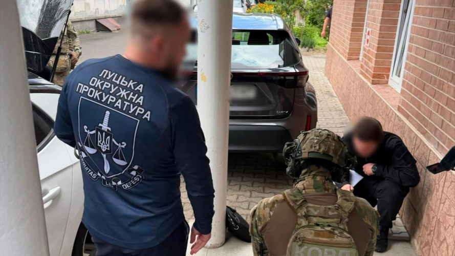 20 тисяч доларів за «непридатність» до служби: у Луцьку затримали чоловіка, який обіцяв за гроші «вирішити питання» з ВЛК