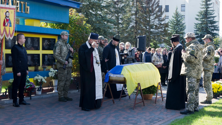 На Волині попрощалися із загиблим військовим медиком Сергієм Яворським. Фото