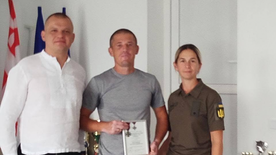 Понад 2 роки був у полоні: воїну з Волині вручили відзнаку від Головнокомандувача ЗСУ