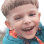 «Спочивай з миром, коханий наш Лесюньо!»: у Львові помер хлопчик, який впав у кому після лікування зубів