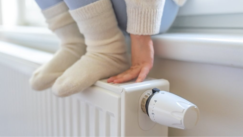 Півтора місяця без тепла: в селищі на Волині запустили опалення, але громада вимагає відставки очільниці