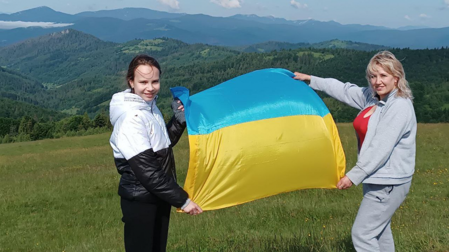 «Налякані до смерті люди виїжджали майже в одних капцях»: переселенка з Покровська знайшла прихисток на Волині