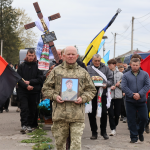 Біль двох сіл: на Волині провели в останню путь воїна Володимира Ридчука