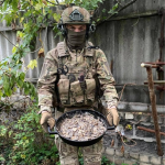 Майстер-шеф на передовій: як волинські прикордонники готують у польових умовах
