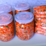 Заправка для супу на зиму: одна ложка — і перші страви готові за хвилини