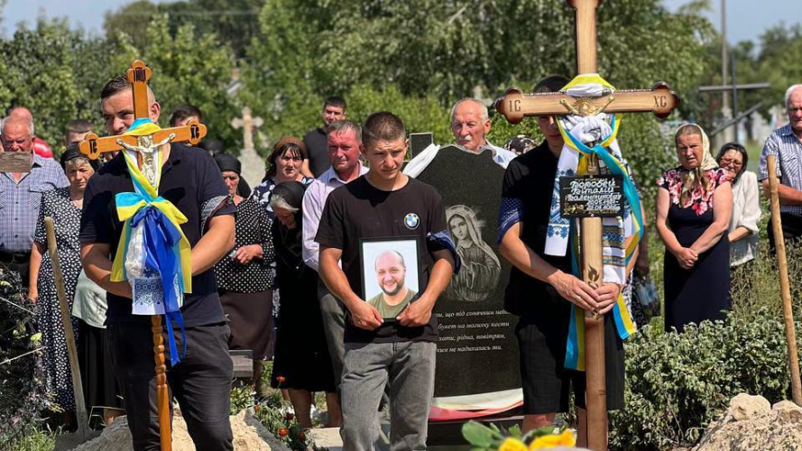 На Волині провели в останню путь полеглого 39-річного Героя Віталія Вороб'я