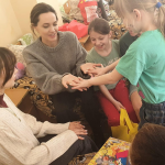 Анджеліна Джолі провідала дітей у реабілітаційному центрі на Львівщині