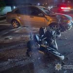 У селі біля Луцька водій Chevrolet не пропустив мотоцикл: 19-річного хлопця госпіталізували
