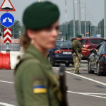 Нові правила виїзду чоловіків до 25 років: що передбачає законопроєкт