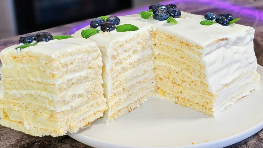 Торт «Молочна дівчинка» вдома: простий рецепт ніжного десерту, смачнішого за магазинний