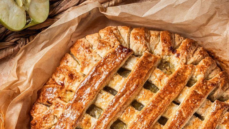 Домашній пісочний яблучний пиріг: смачний і дуже ароматний