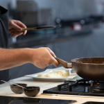 Навіщо протирати сковорідку оцтом перед смаженням - кухонний лайфхак