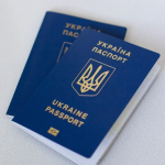 Більше не випустять: частина закордонних паспортів українців втратила чинність для виїзду