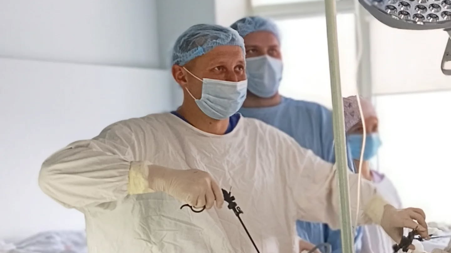 Комплексне лікування: на Волині медики одночасно усунули пацієнту дві проблеми