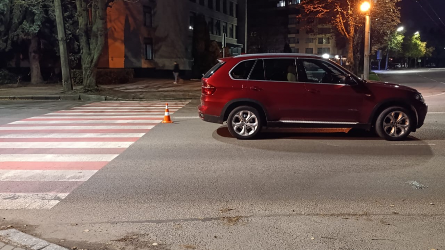 У Луцьку водій BMW збив двох пішоходів: один чоловік у реанімації