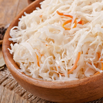 Найшвидший рецепт квашеної капусти без мороки: буде готова через кілька годин