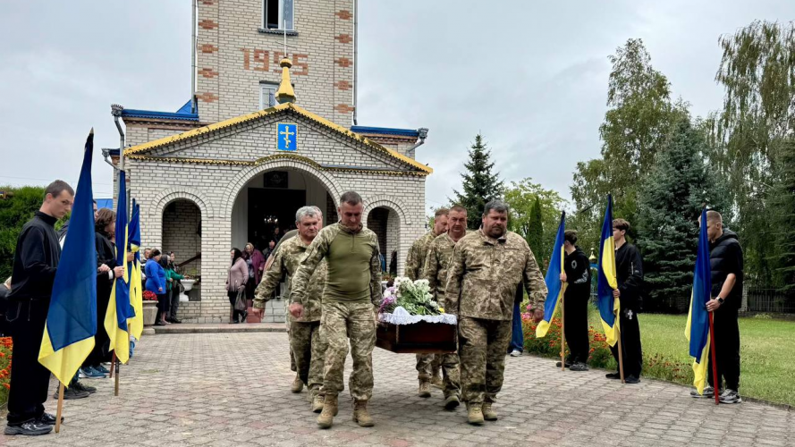 Із 2015 року захищав Україну: на Волині провели в останню путь воїна Андрія Микитюка