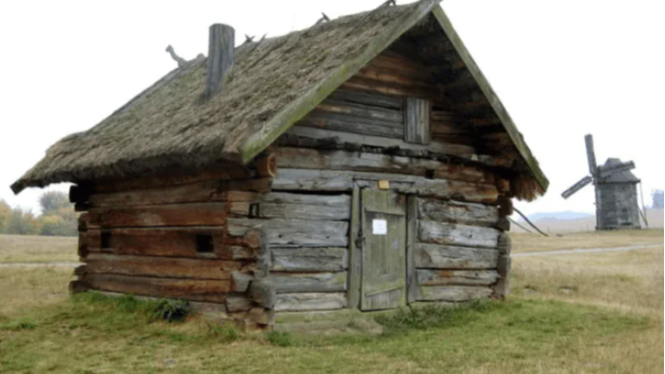 438 років історії: унікальний дерев’яний будинок на Волині вражає збереженістю та старовинною архітектурою