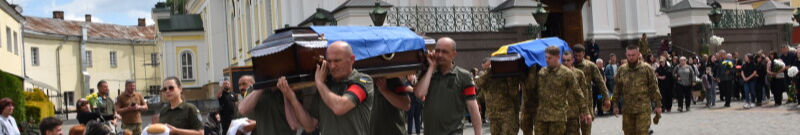 Загинули понад рік тому: у Луцьку попрощалися з двома Героями Андрієм Кравчуком та Романом Смалем