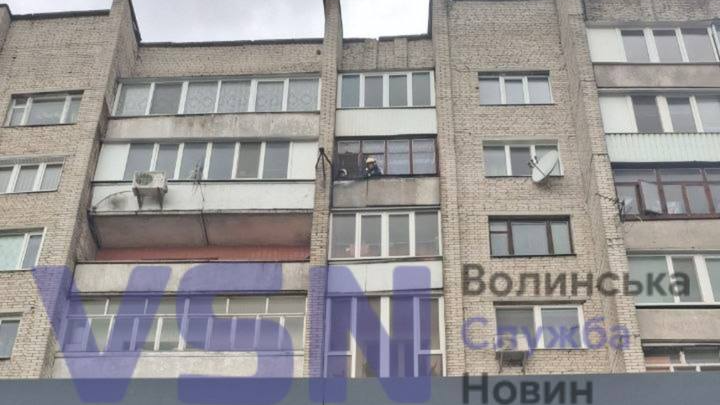 У Луцьку гасили пожежу на балконі багатоповерхового будинку: деталі