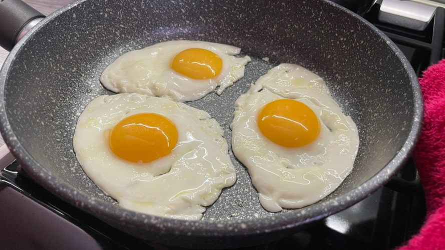Як приготувати ідеальну яєчню: секрет ніжного білка і рідкого жовтка
