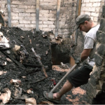 У Луцьку небайдужі допомагають розбирати будинок після удару дрона