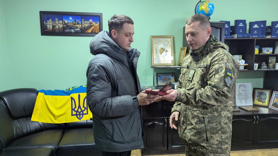 Хороший батько, вправний господар: на Волині синові Героя вручили його посмертну нагороду