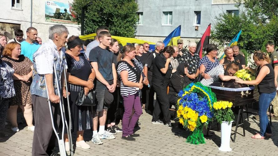 Рожищенська громада зустріла померлого захисника України Юрія Куденчука