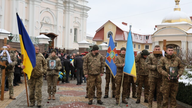 Луцька громада попрощалася з 23-річним Вадимом Радюком та 46-річним Романом Сокольським