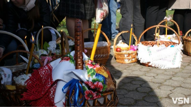 Паска, м'ясо та «бабусині» яйця: що освячують лучани на Великдень