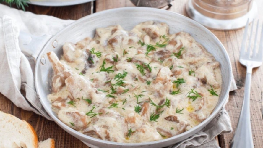 Як приготувати смачні опеньки в сметані: швидкий рецепт ніжної страви