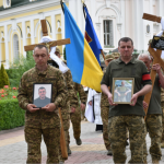 Загинули понад рік тому: у Луцьку попрощалися з двома Героями Андрієм Кравчуком та Романом Смалем