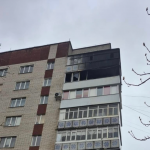 У Луцьку після падіння уламків шахеду сталася пожежа в багатоповерхівці