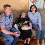 Виховала 4 дітей, має 11 онуків та 16 правнуків: бабуся з Волині відзначила 100-річний ювілей