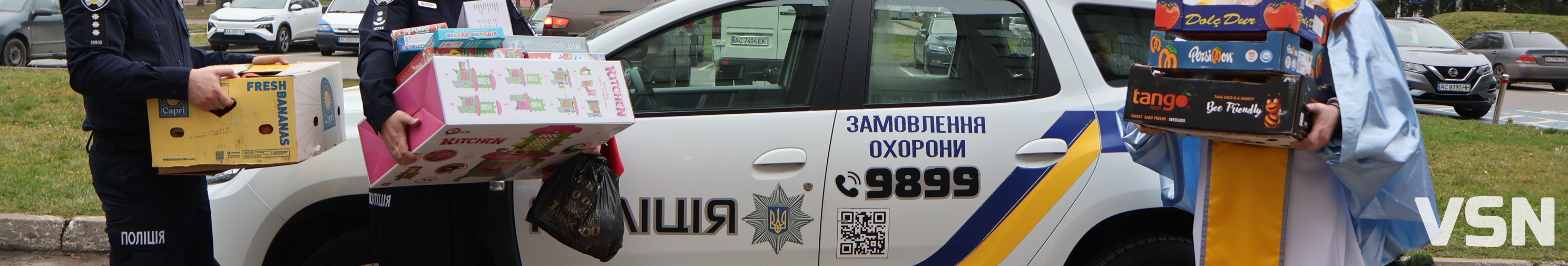 На Волині у лікарняних палатах засяяло свято: поліцейські подарували дітям день усмішок