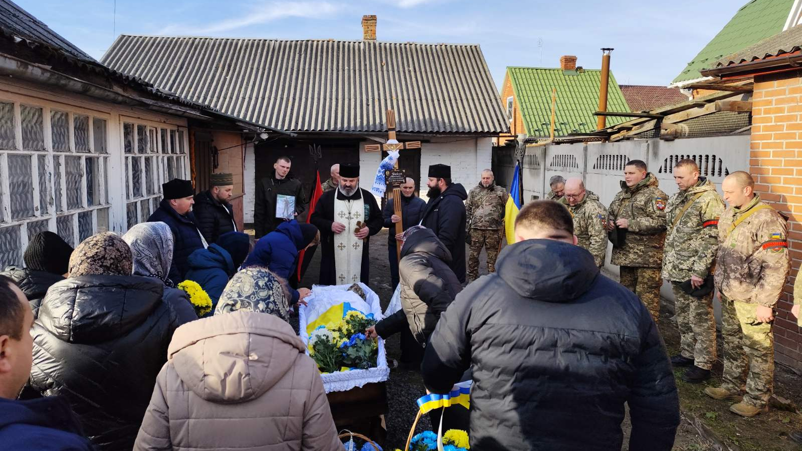 Місяць не дожив до дня народження: на Волині попрощалися з Героєм Василем Дейною