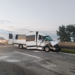 Мікроавтобус з українцями врізався у вантажівку у Польщі: постраждали четверо дітей. Фото