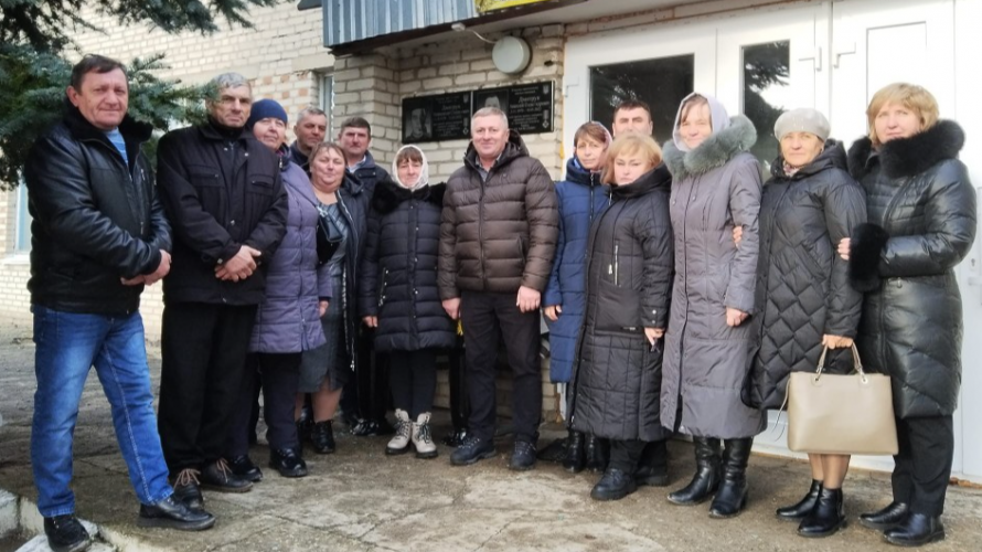 Найсумніша шкільна зустріч: на Волині однокласникам-Героям встановили меморіальні дошки