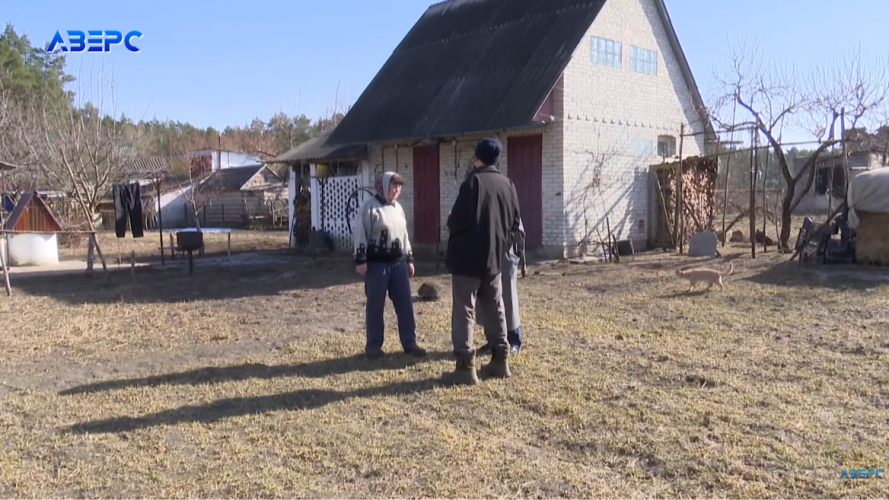 Скандал біля Луцька: жінка скаржиться на сморід від козиної ферми сусідів