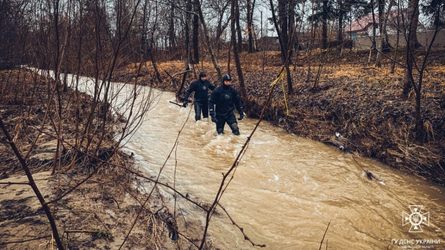 Чернівецька область, діти провалилися у річку